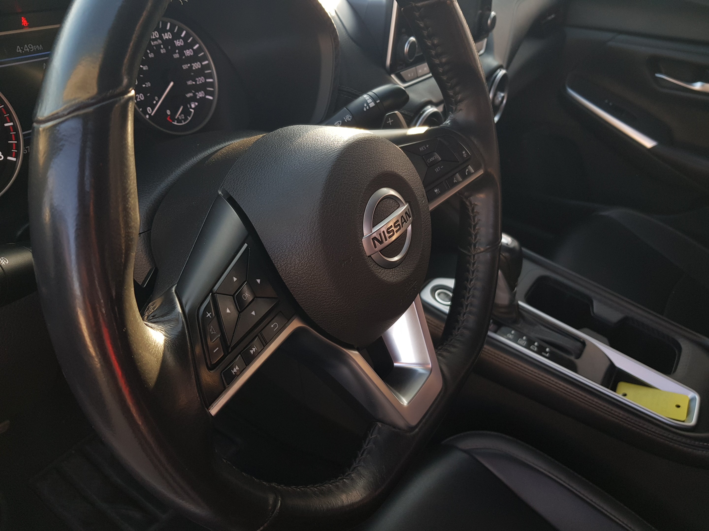 2023 Nissan SENTRA 4 PTS SR PLATINUM CVT AAC AUT ASTOS DEPORTIVOS BOSE PIEL NEGRA QC F LED RA-18