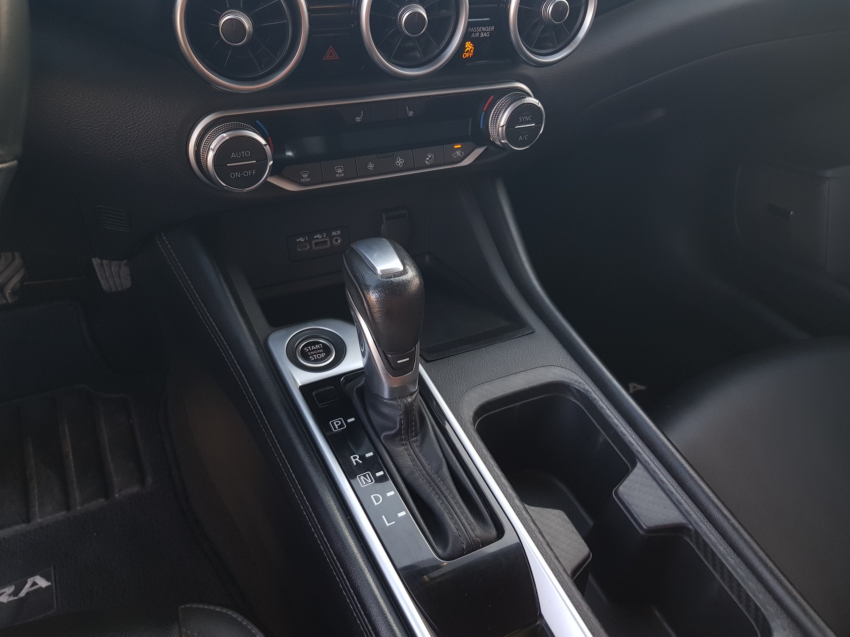 2023 Nissan SENTRA 4 PTS SR PLATINUM CVT AAC AUT ASTOS DEPORTIVOS BOSE PIEL NEGRA QC F LED RA-18