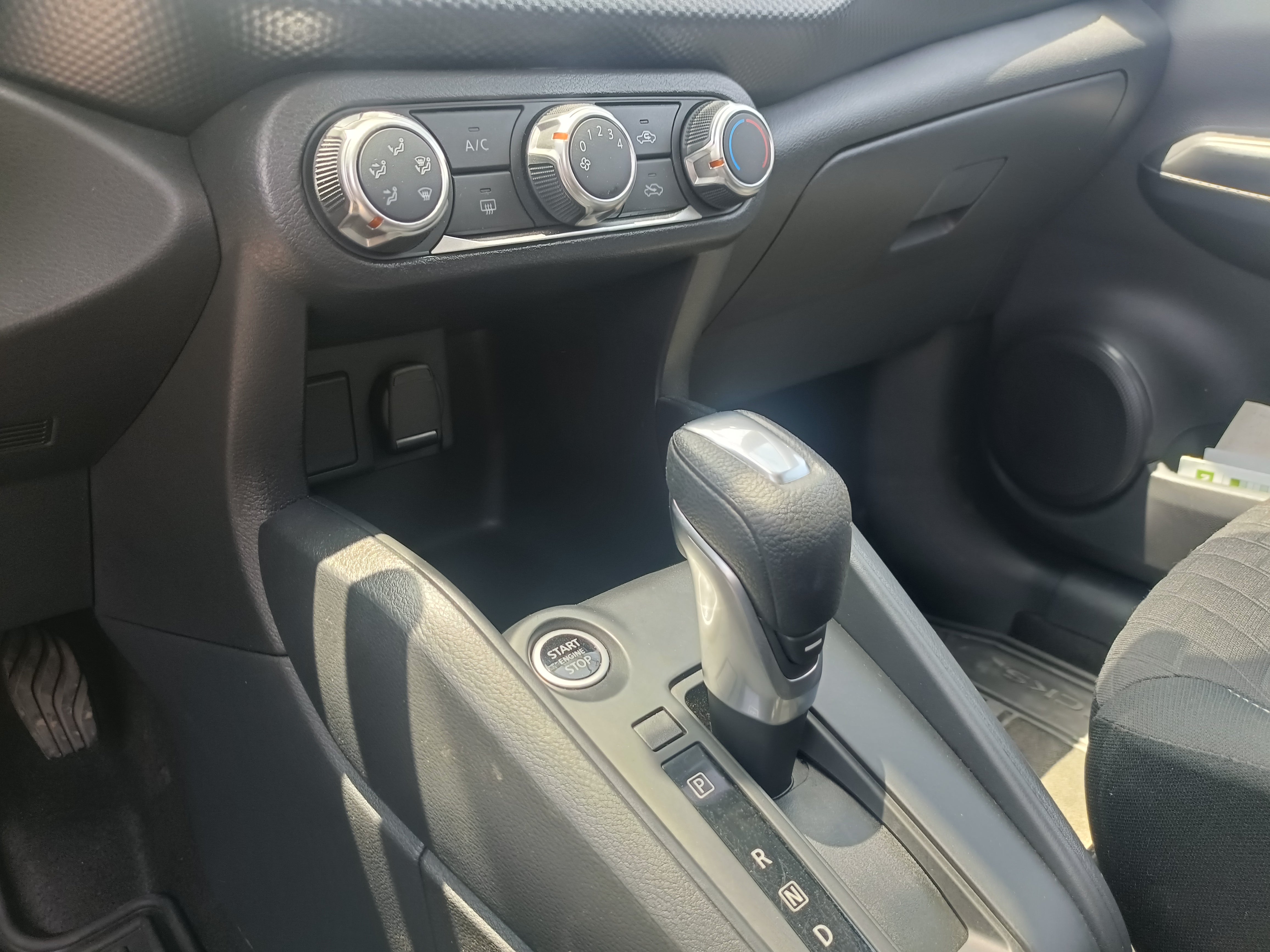 2025 Nissan KICKS 5P PLAY ADVANCE L41.6 AUT