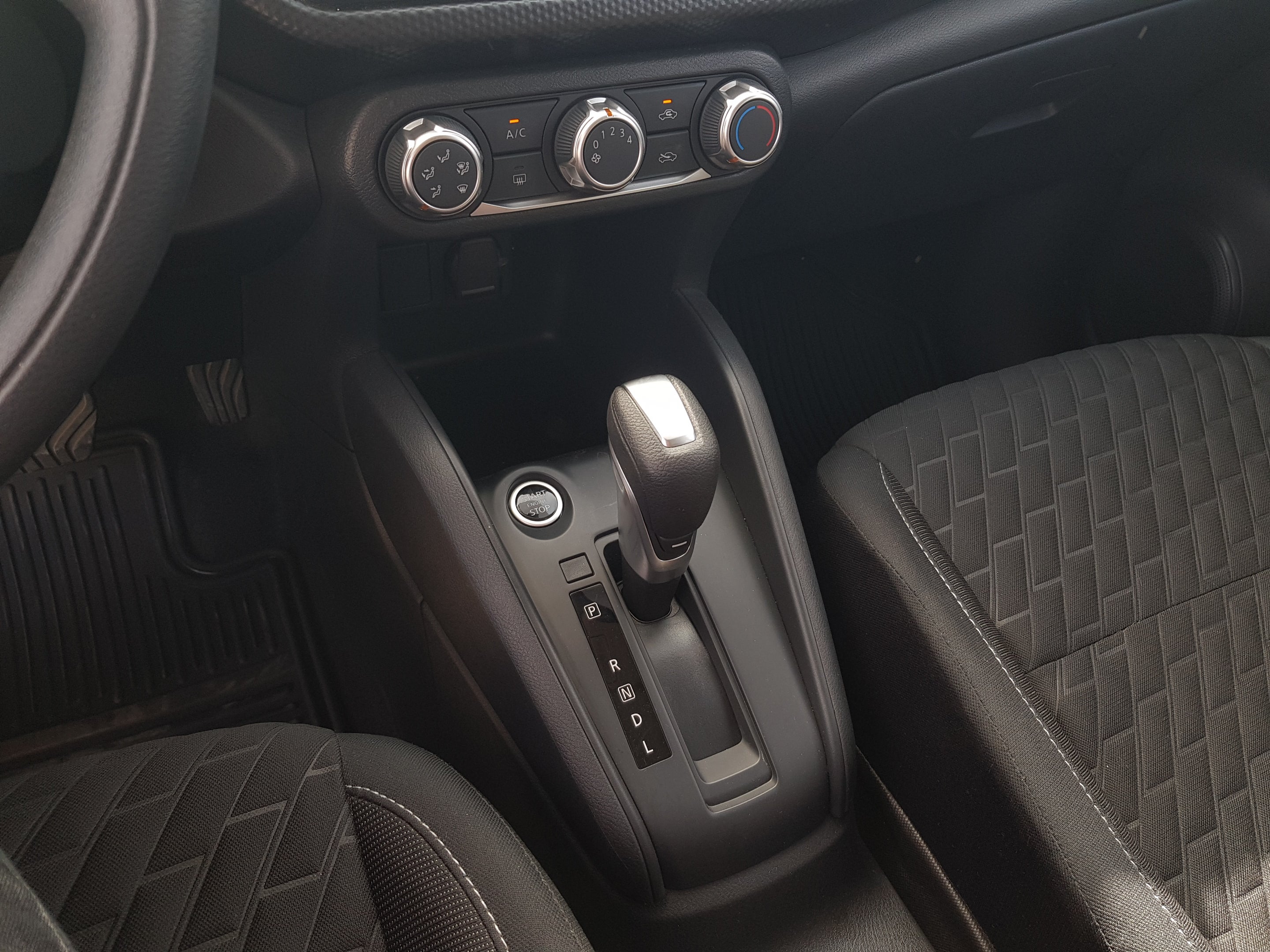 2025 Nissan KICKS 5P PLAY ADVANCE L41.6 AUT