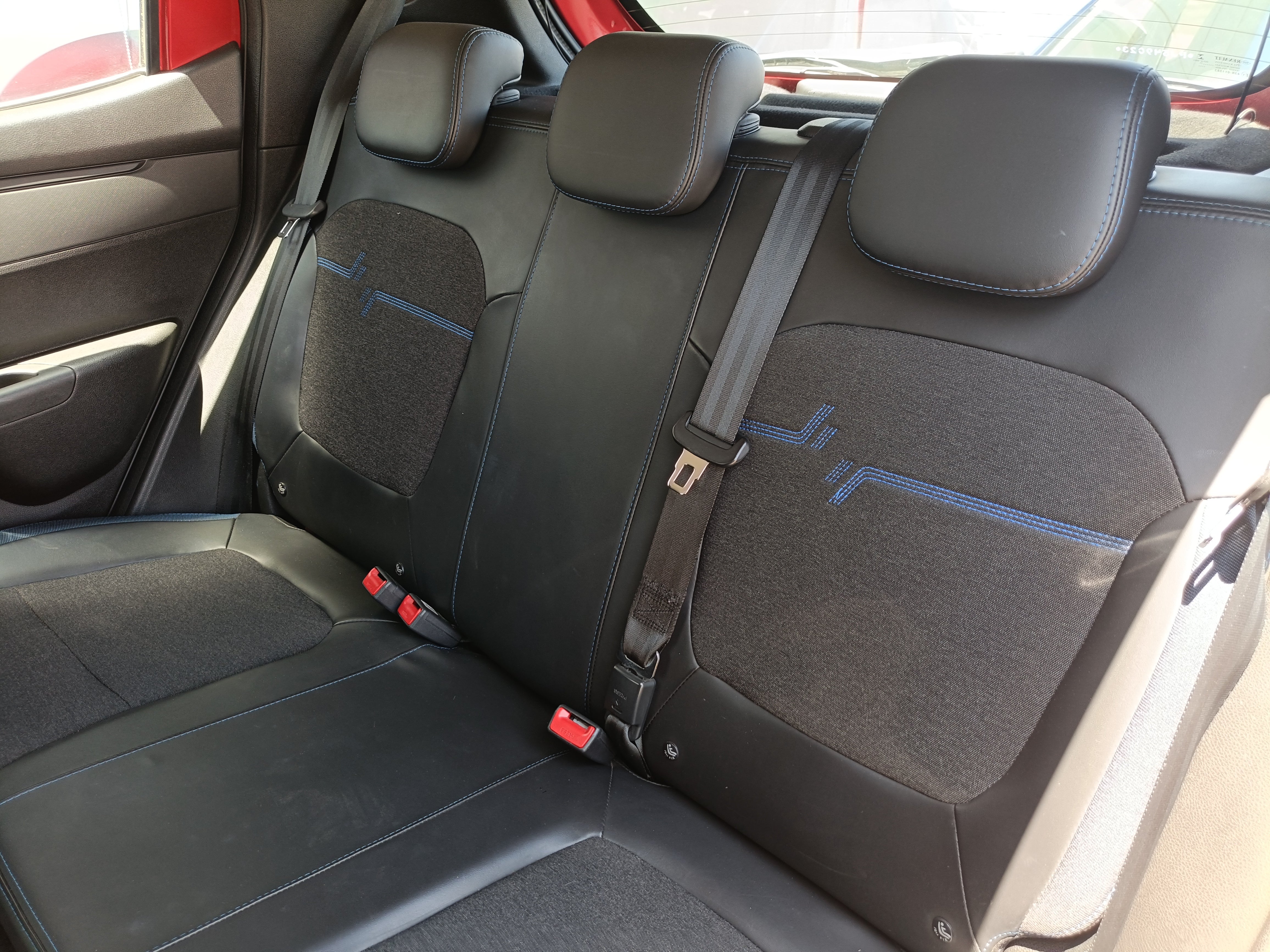 2023 RENAULT KWID 5 PTS BITONO TM5 AAC PANTALLA TOUCH 8 RA-14
