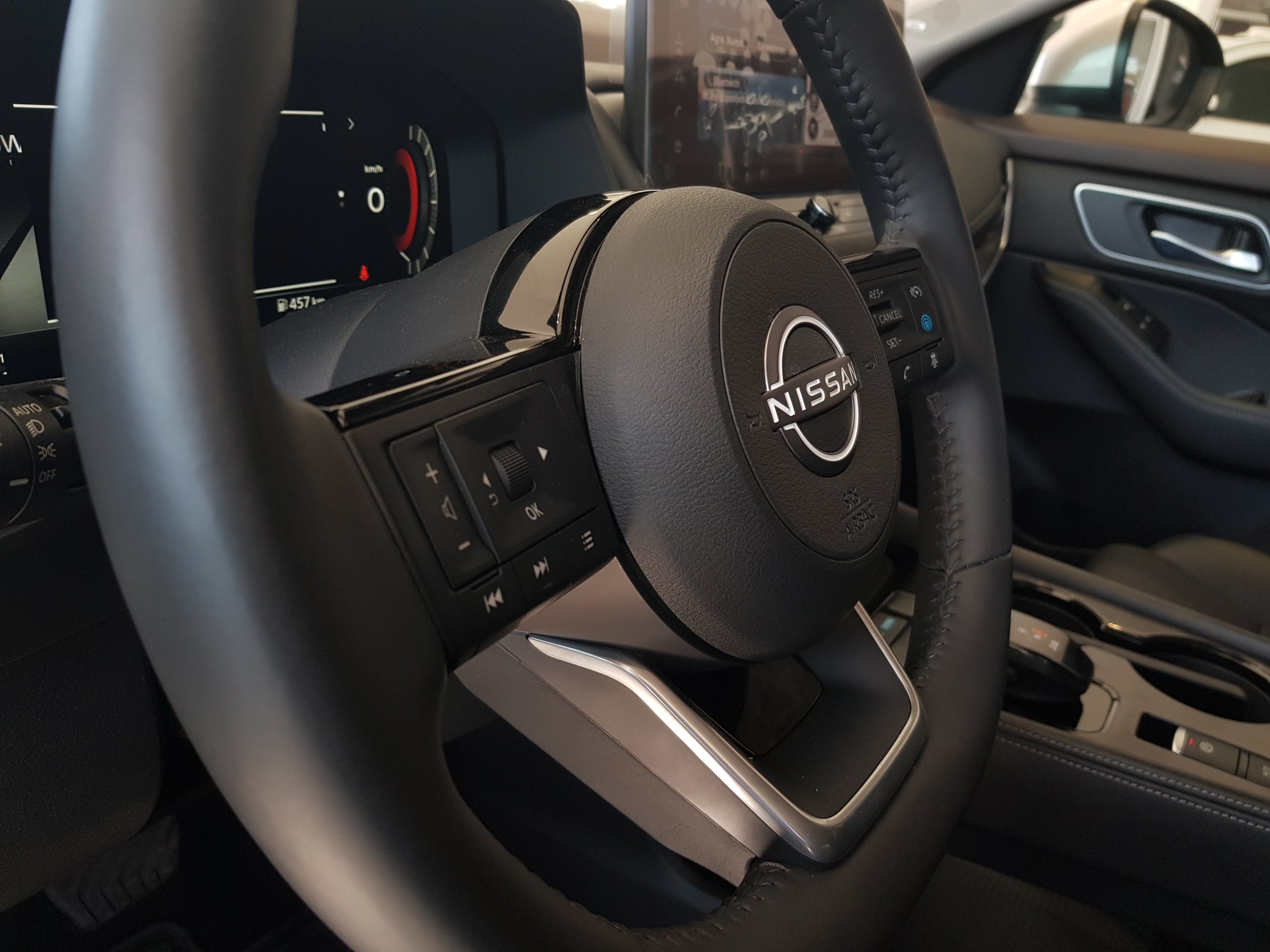 2025 Nissan X-TRAIL 5P PLATINUM E.POWER HEV L31.5 AUT