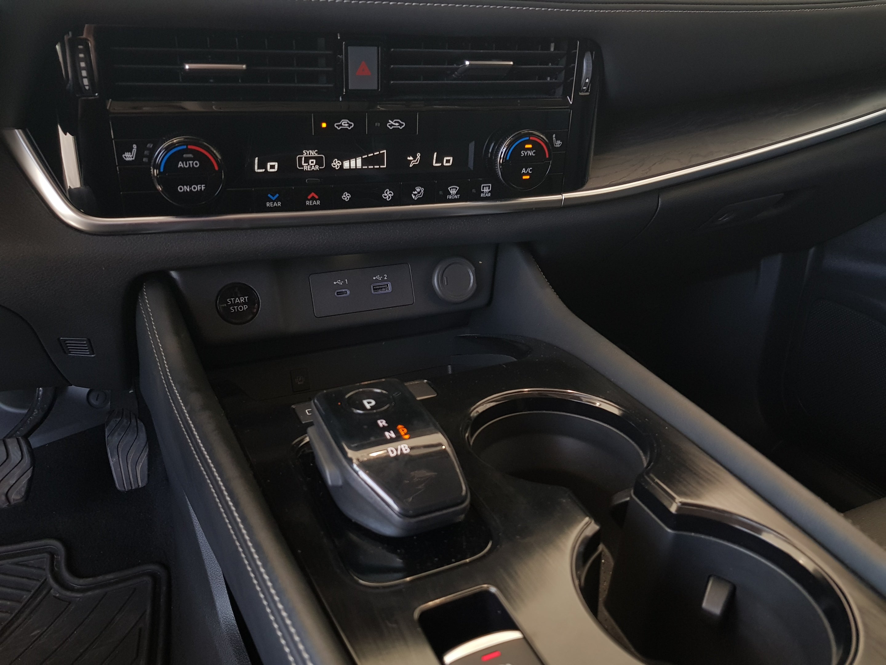 2025 Nissan X-TRAIL 5P PLATINUM E.POWER HEV L31.5 AUT