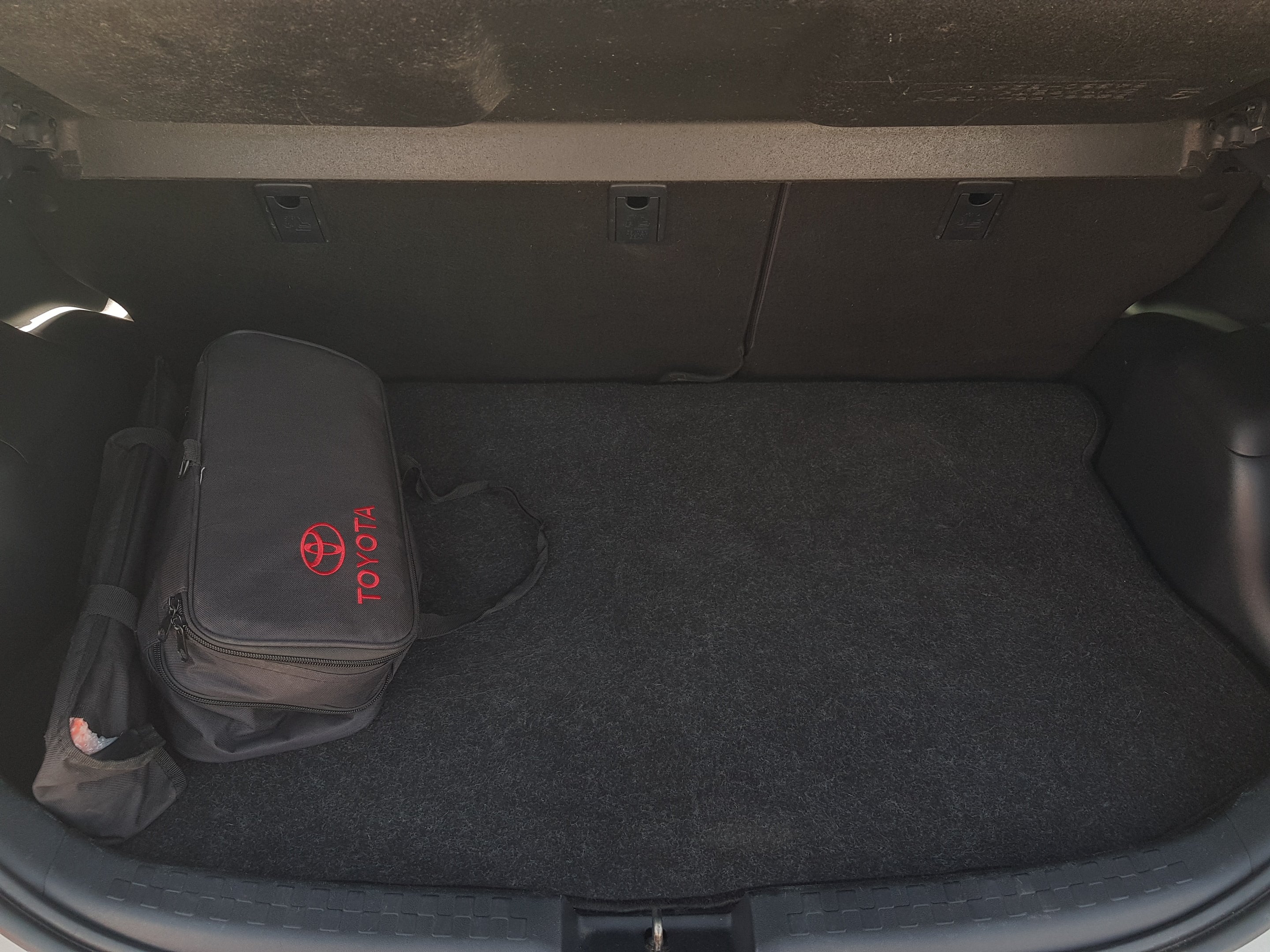 2021 Toyota PRIUS 5 PTS C HIBRIDO TA