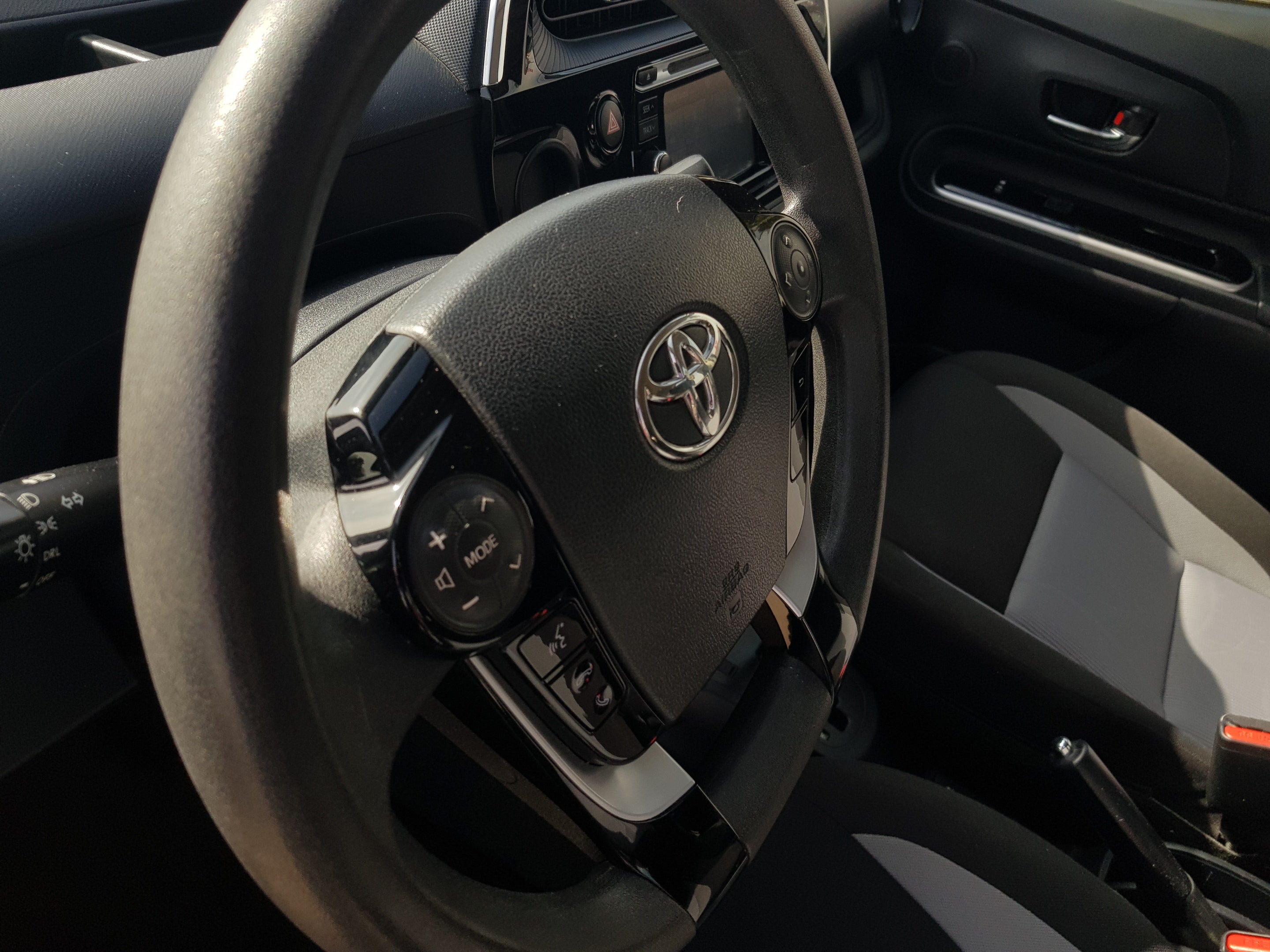 2021 Toyota PRIUS 5 PTS C HIBRIDO TA